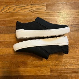 Dr. Scholl’s black and white shoes